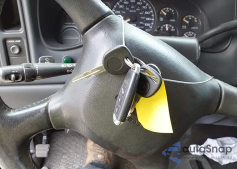 2002 Chevrolet Silverado 1500 Ls из США, поврежденный, VIN 2GCEK19V621160783